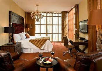 Hotel The Bohemian Riverfront, Autograph Collection 4*